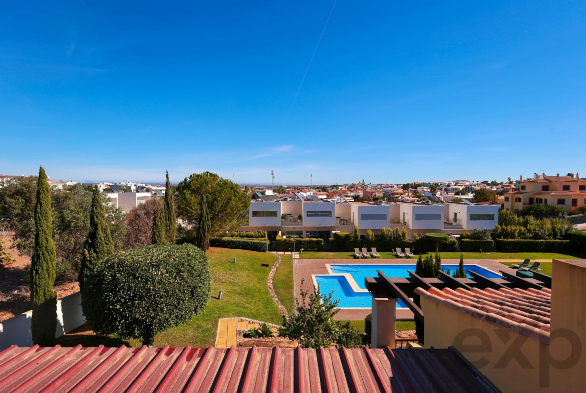 Elegant 3-bedroom semi-detached house with terraces. double garage and swimming pool - 300m from the new golf course and 1 km from the beaches of Ferragudo., photo 47