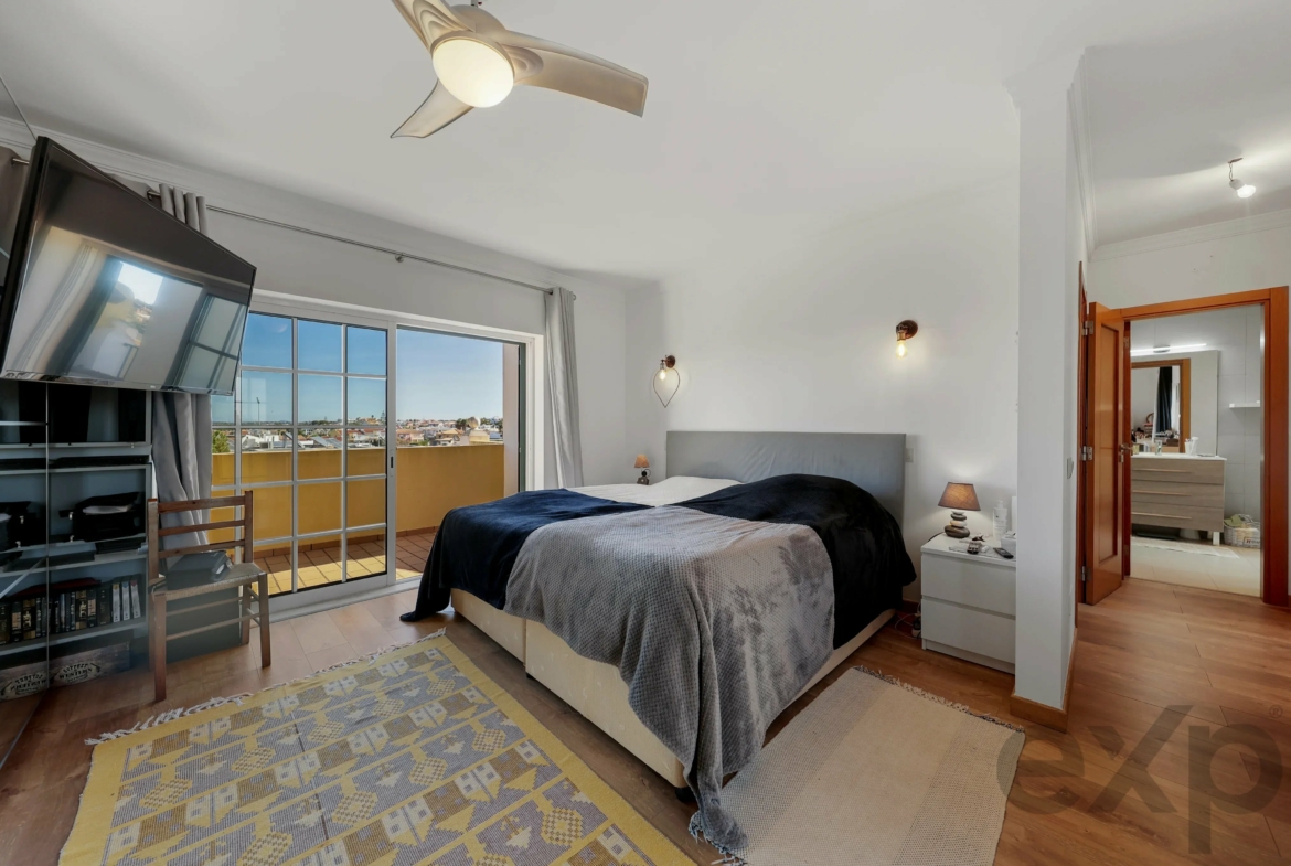 Elegant 3-bedroom semi-detached house with terraces. double garage and swimming pool - 300m from the new golf course and 1 km from the beaches of Ferragudo., photo 41