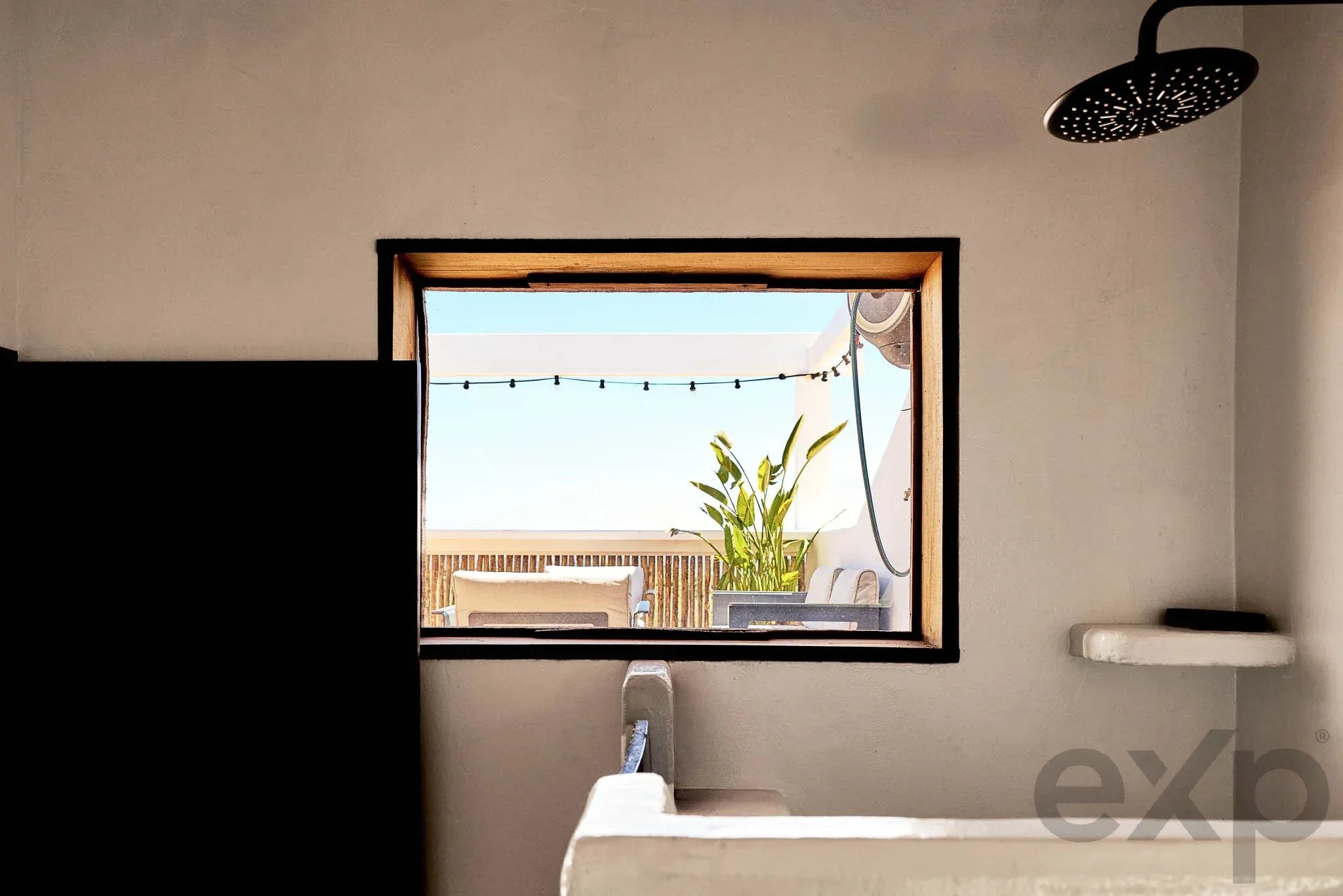 Renovated Village Townhouse with Rooftop Plunge Pool and Studio, near Silves