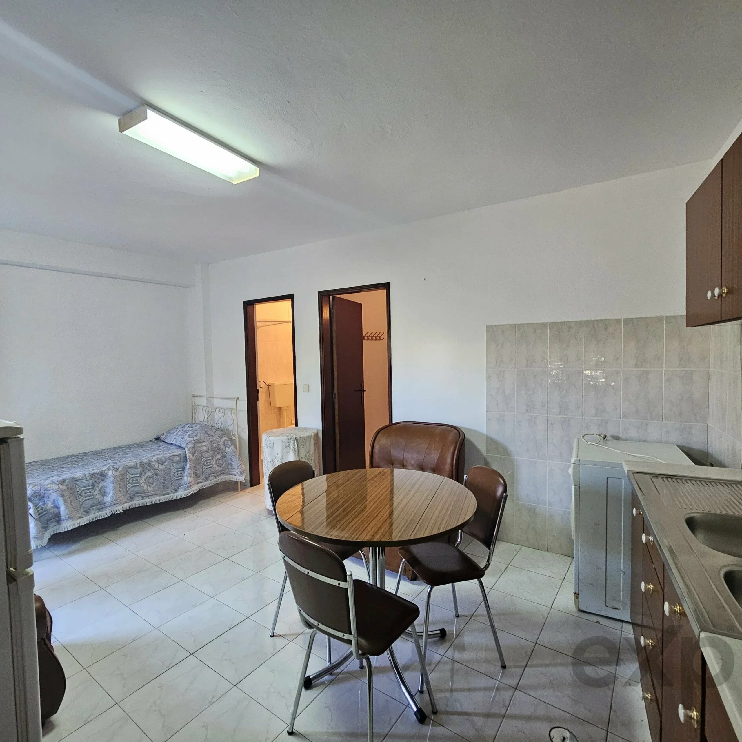 Two-Family House in Ferragudo - Charm, Space and Potential