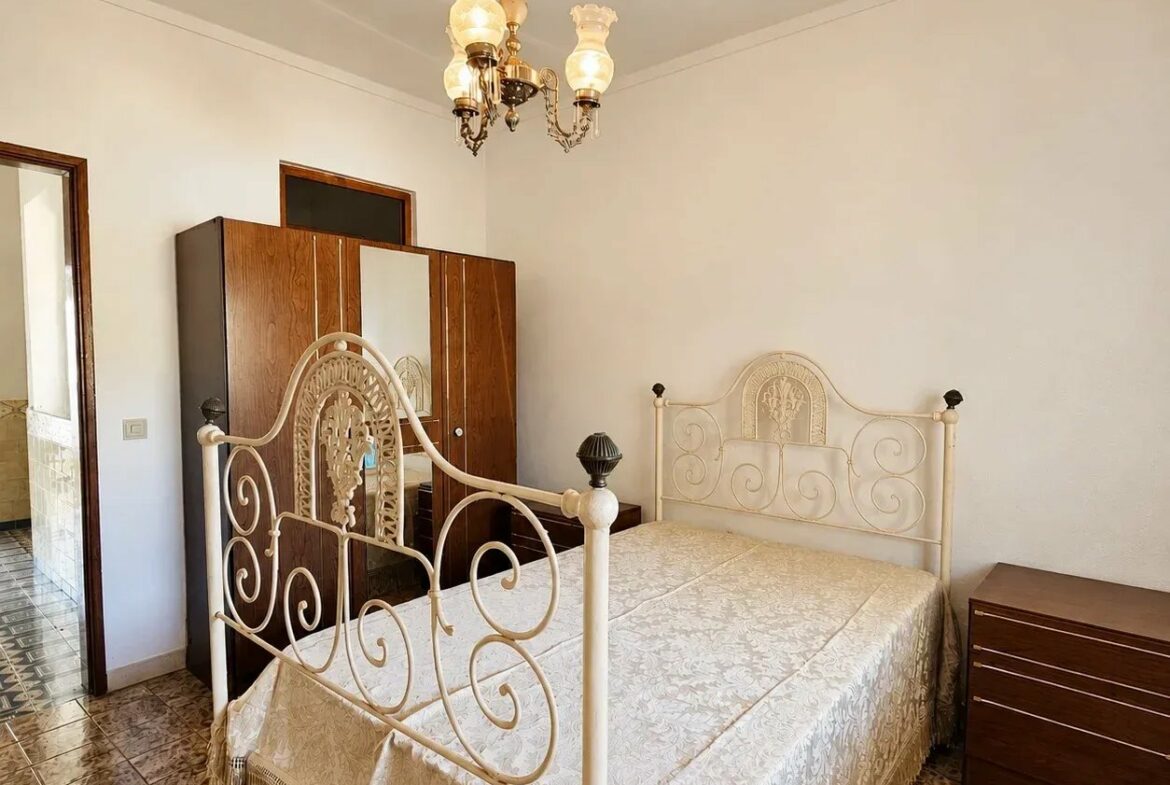 Two-Family House in Ferragudo - Charm, Space and Potential, photo 22