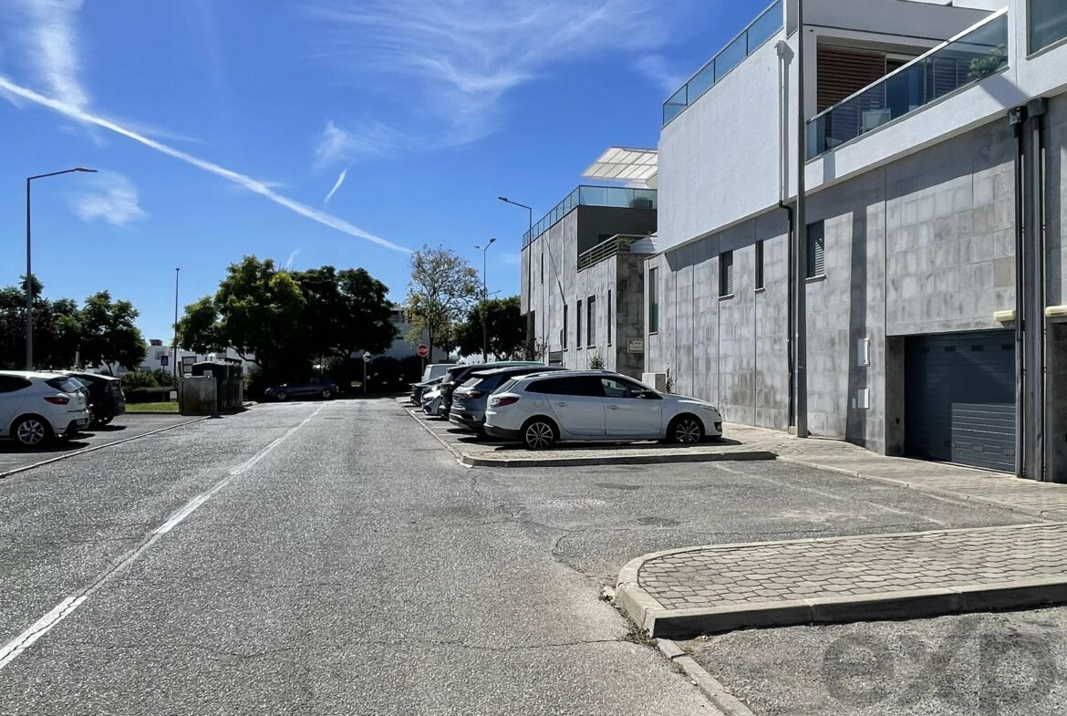 Contemporary 4-Bedroom Duplex with Terraces and Sea Views | Quinta da Foz, Tavira, photo 37