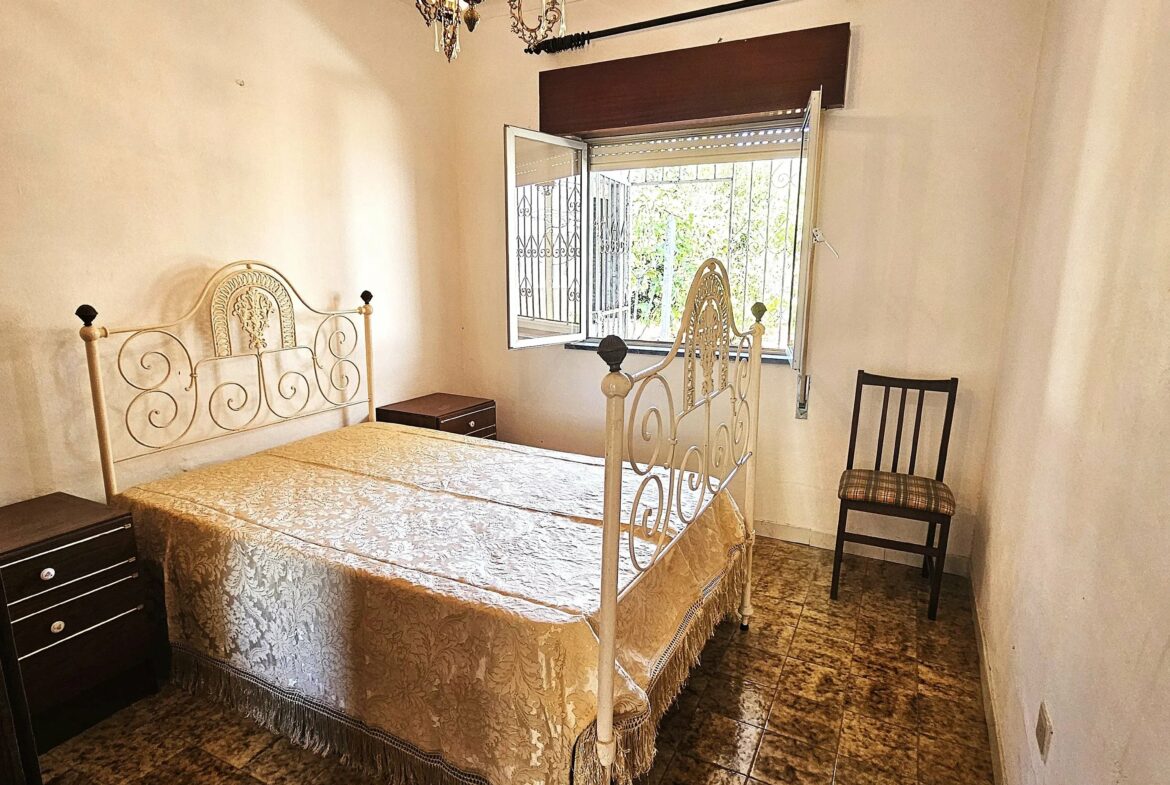 Two-Family House in Ferragudo - Charm, Space and Potential, photo 21