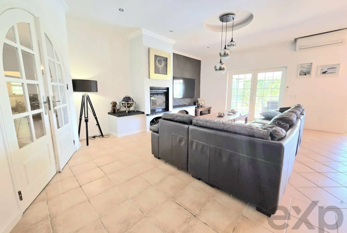 Three-bedroom villa with two-bedroom annexe, pool and countryside views in Carvoeiro, photo 40