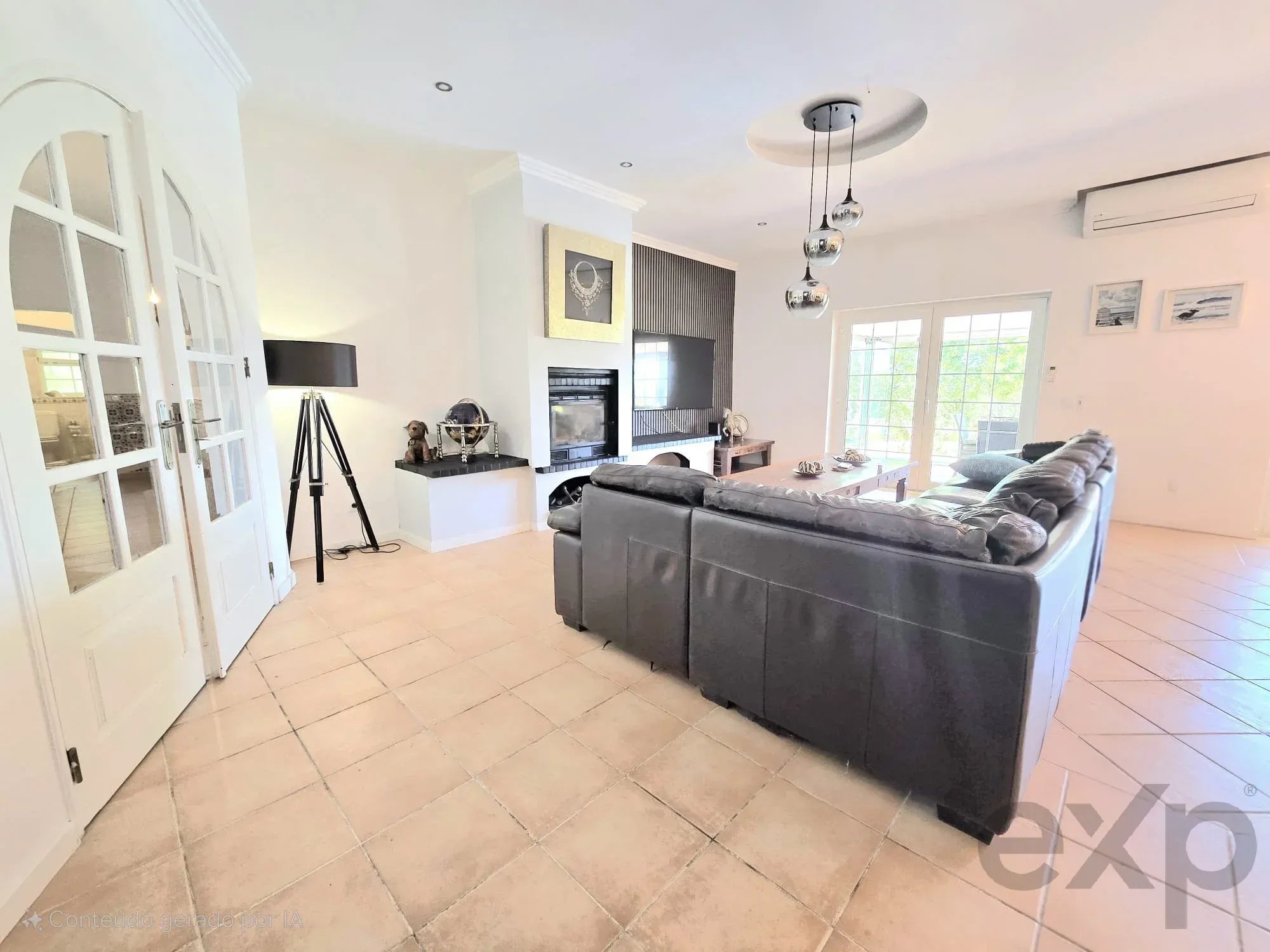 Three-bedroom villa with two-bedroom annexe, pool and countryside views in Carvoeiro