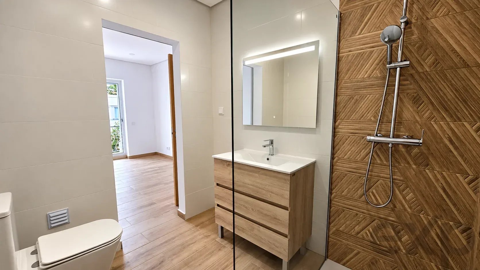 T2 renovated with suite and air conditioning in the center of Tavira