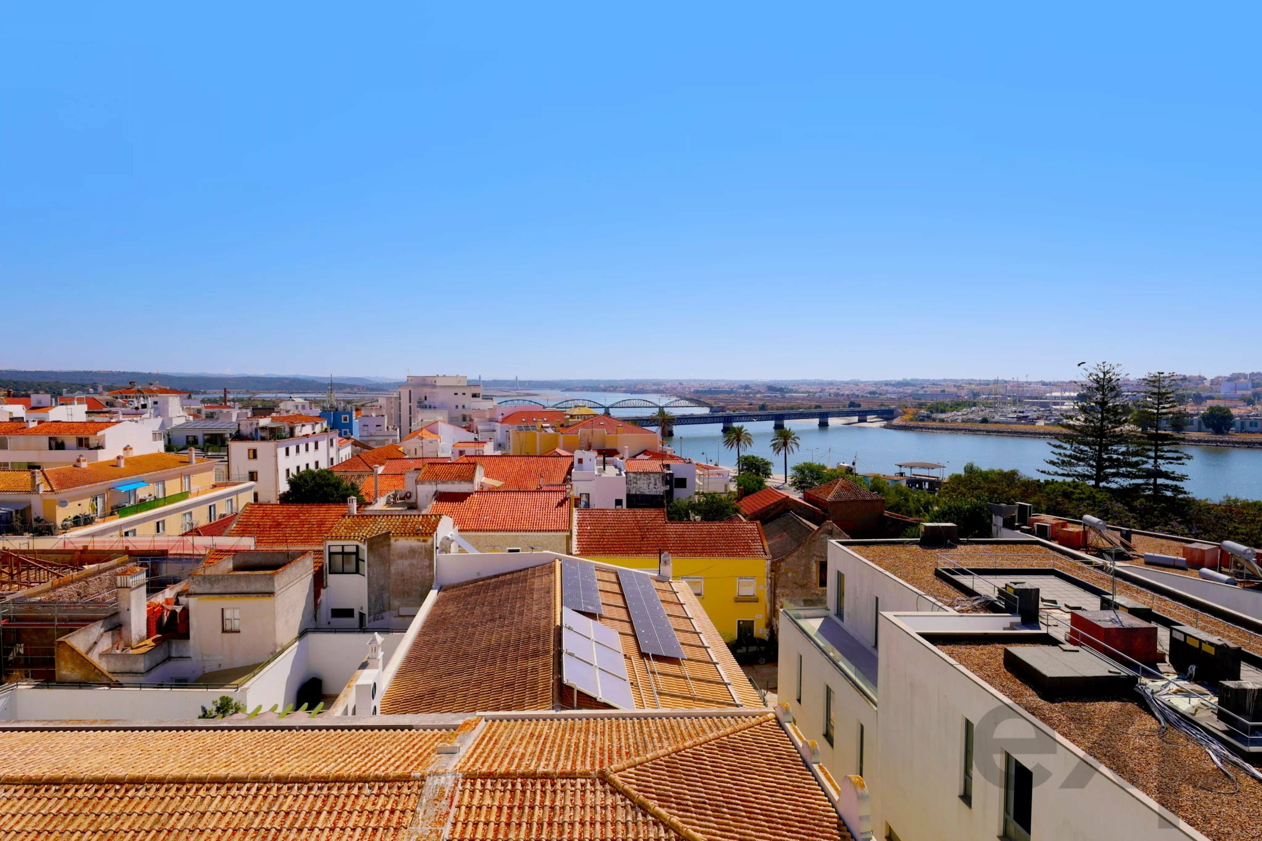 Apartment T3, Panoramic River View.