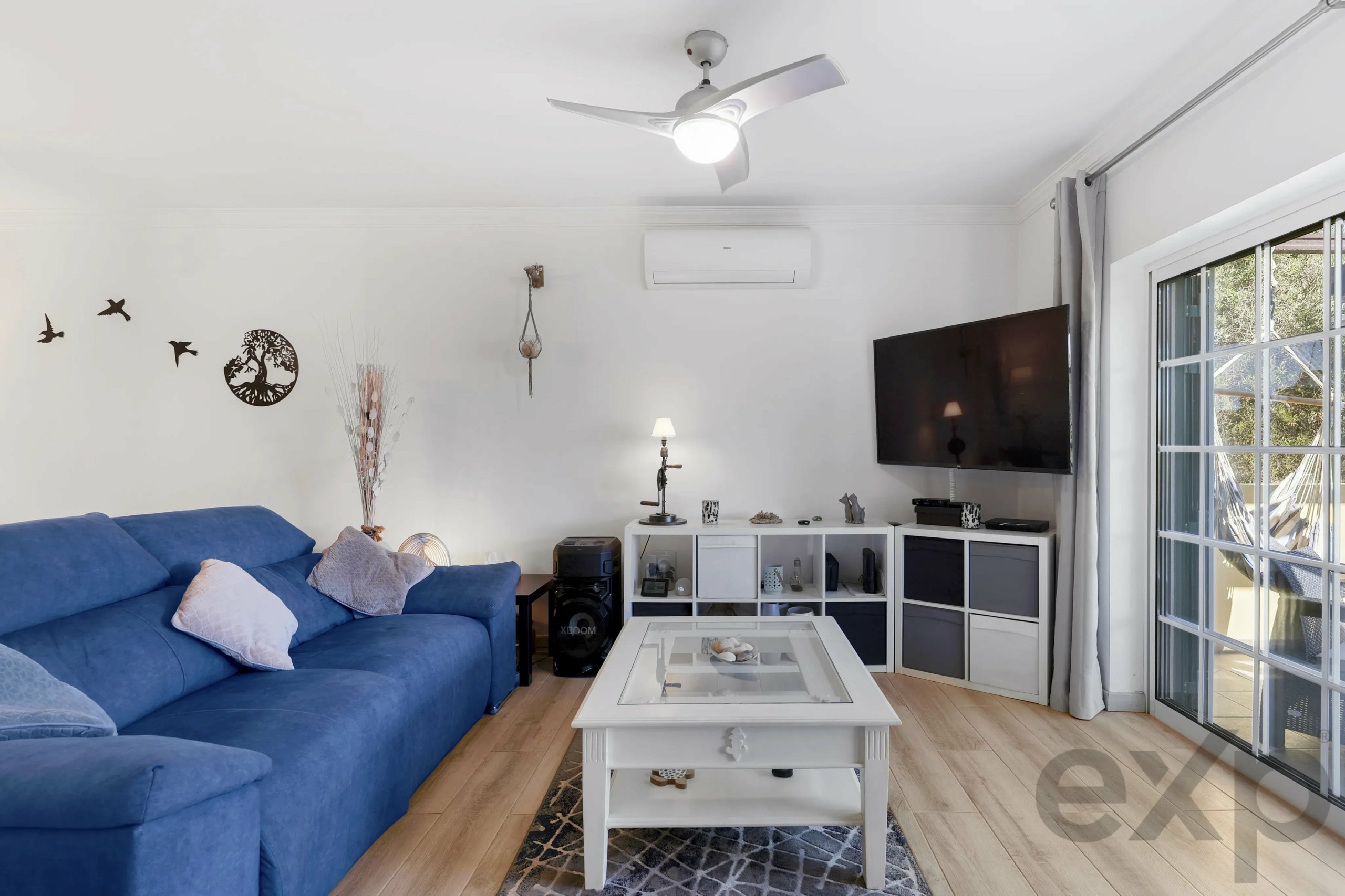 Elegant 3-bedroom semi-detached house with terraces. double garage and swimming pool - 300m from the new golf course and 1 km from the beaches of Ferragudo.