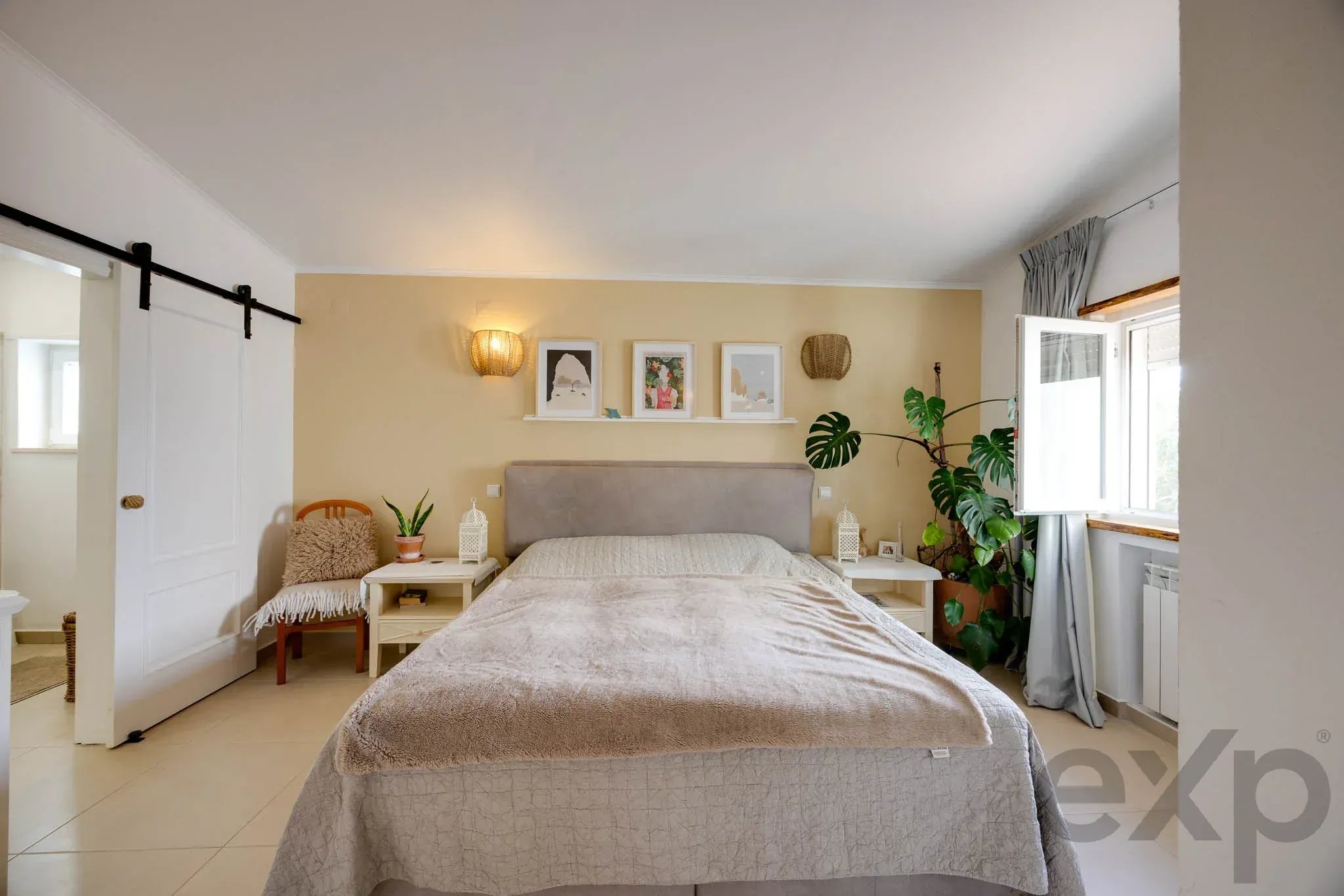 Single-Storey 3 Bed Villa, Pool and Sea-View Roof, Luz