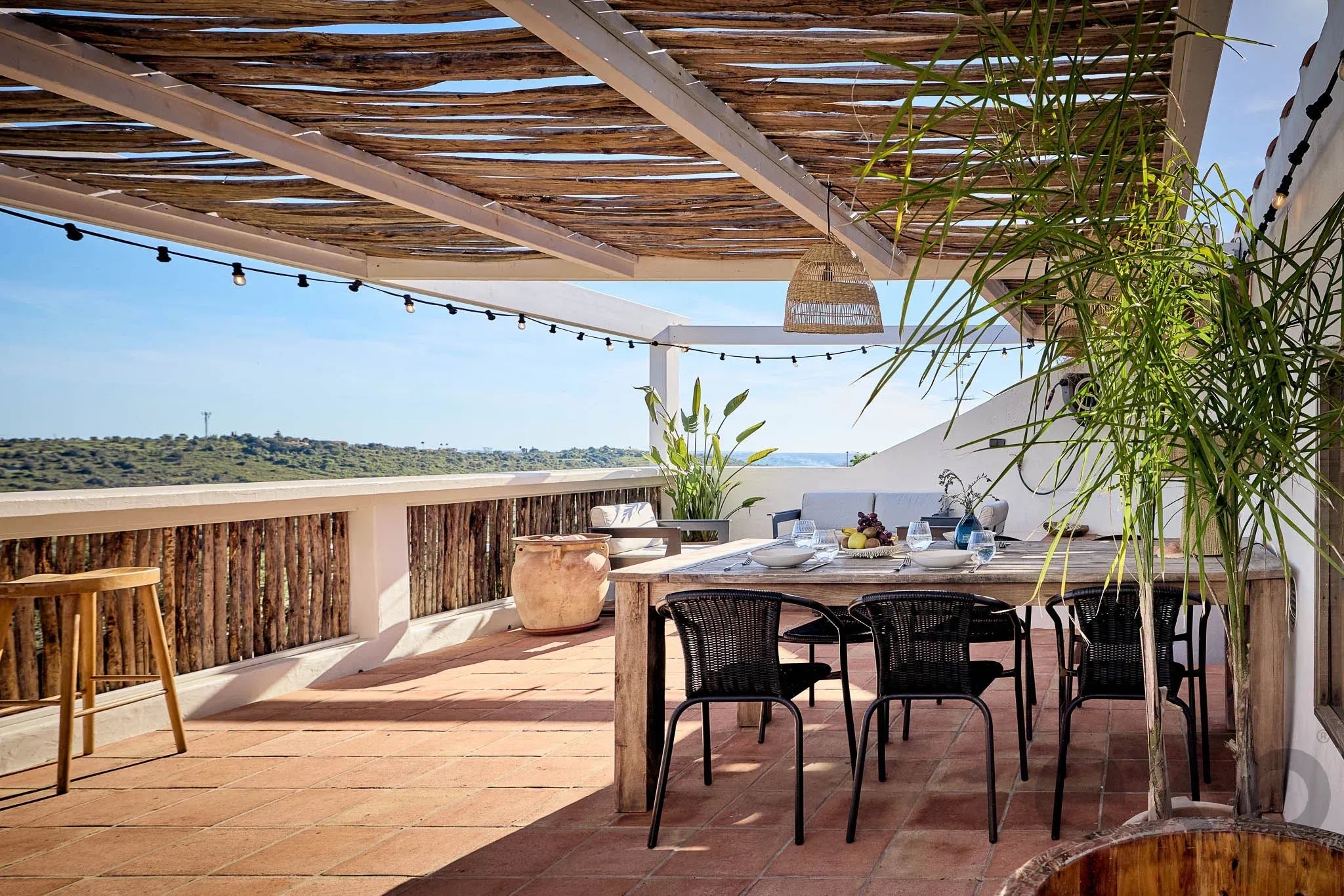 Renovated Village Townhouse with Rooftop Plunge Pool and Studio, near Silves
