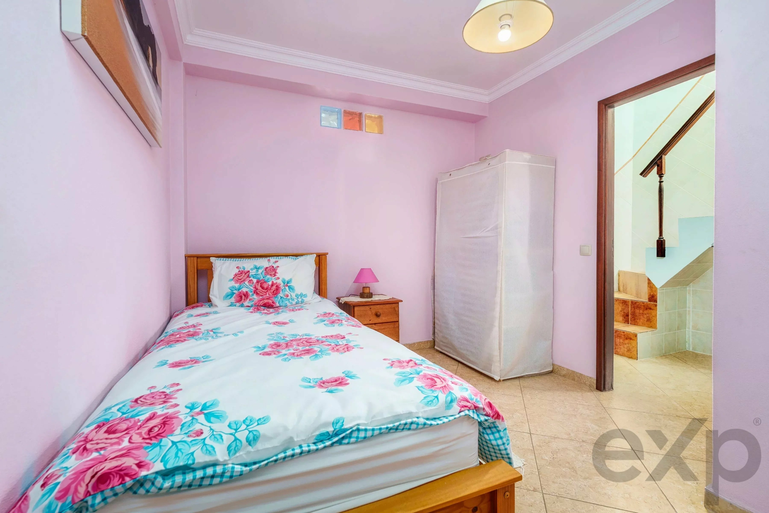 A one-bedroom plus one flat with a spacious terrace in the heart of Olhão’s city centre