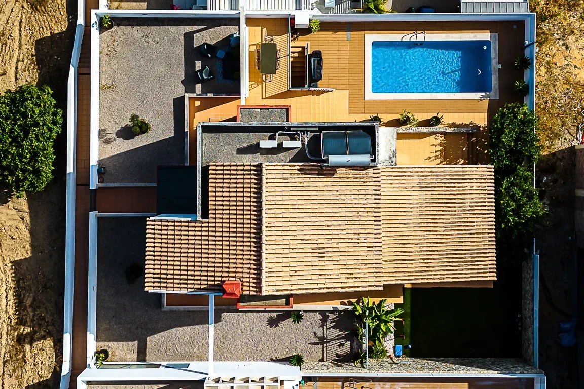 Exceptional Detached House with Swimming Pool, Panoramic Views and Privacy, 3 Minutes from Loulé