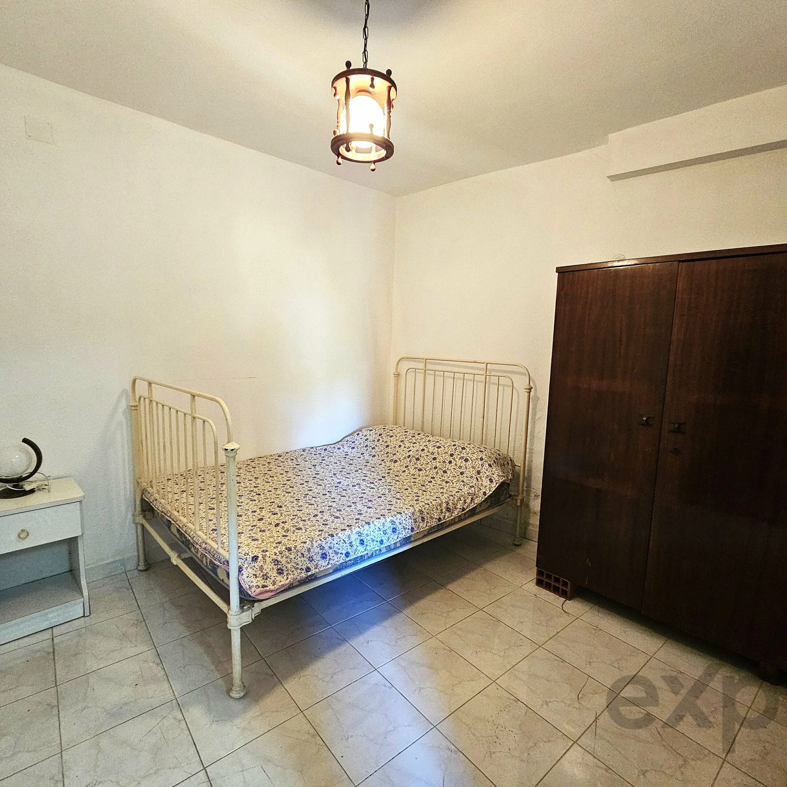 Two-Family House in Ferragudo - Charm, Space and Potential