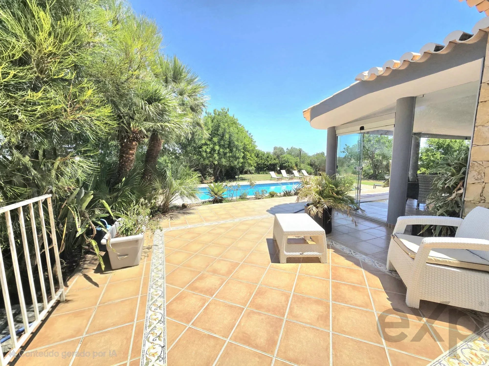 Three-bedroom villa with two-bedroom annexe, pool and countryside views in Carvoeiro