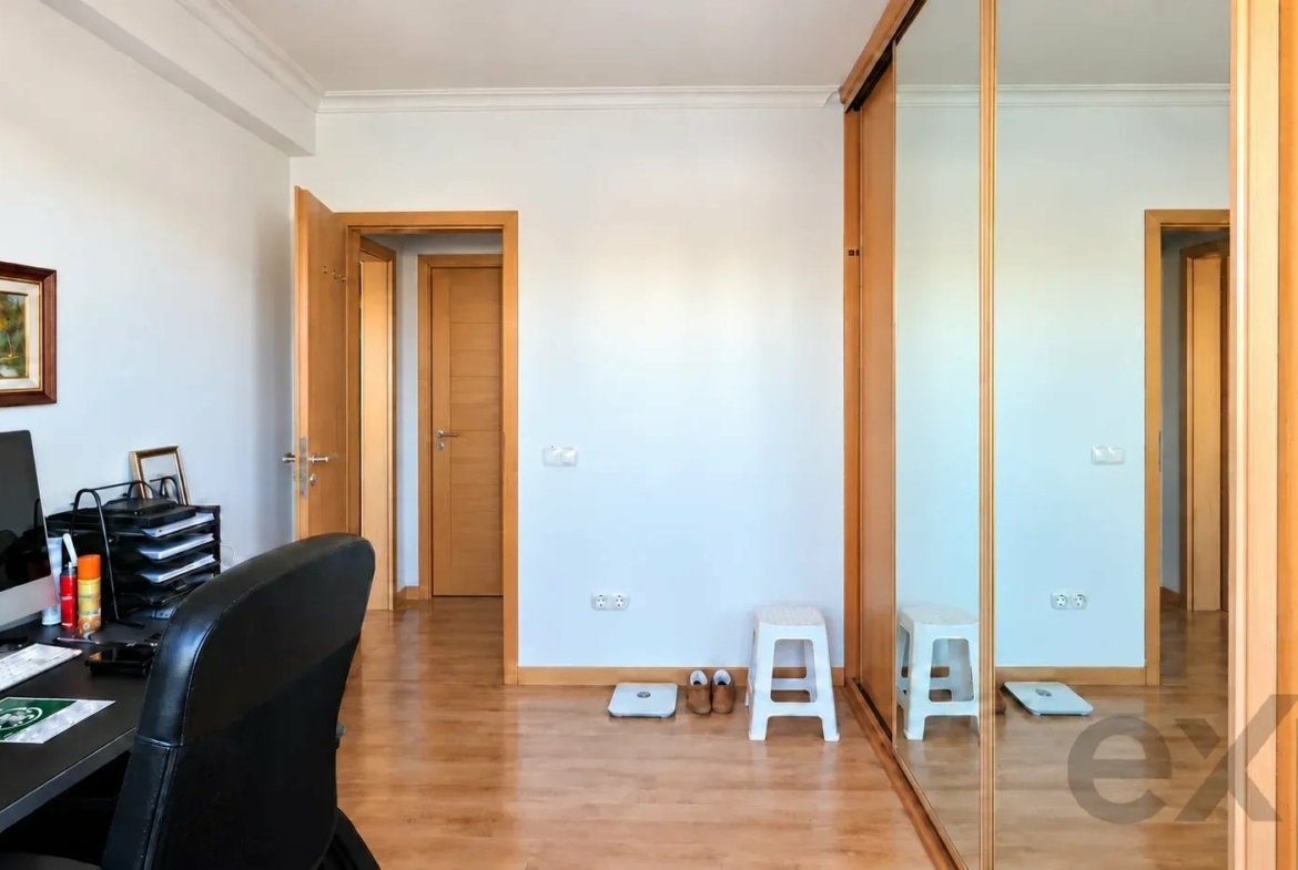 Bright three-bedroom apartment with two bathrooms in a central location, photo 17
