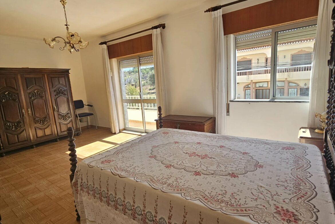 Two-Family House in Ferragudo - Charm, Space and Potential, photo 40
