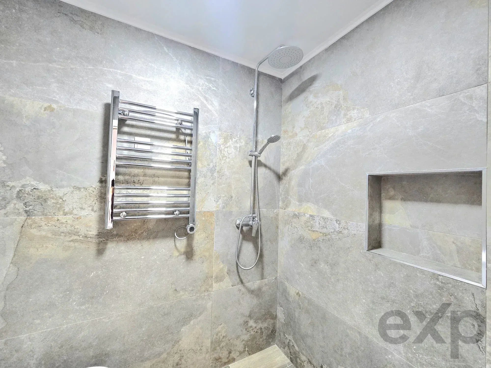 Three-bedroom villa with two-bedroom annexe, pool and countryside views in Carvoeiro