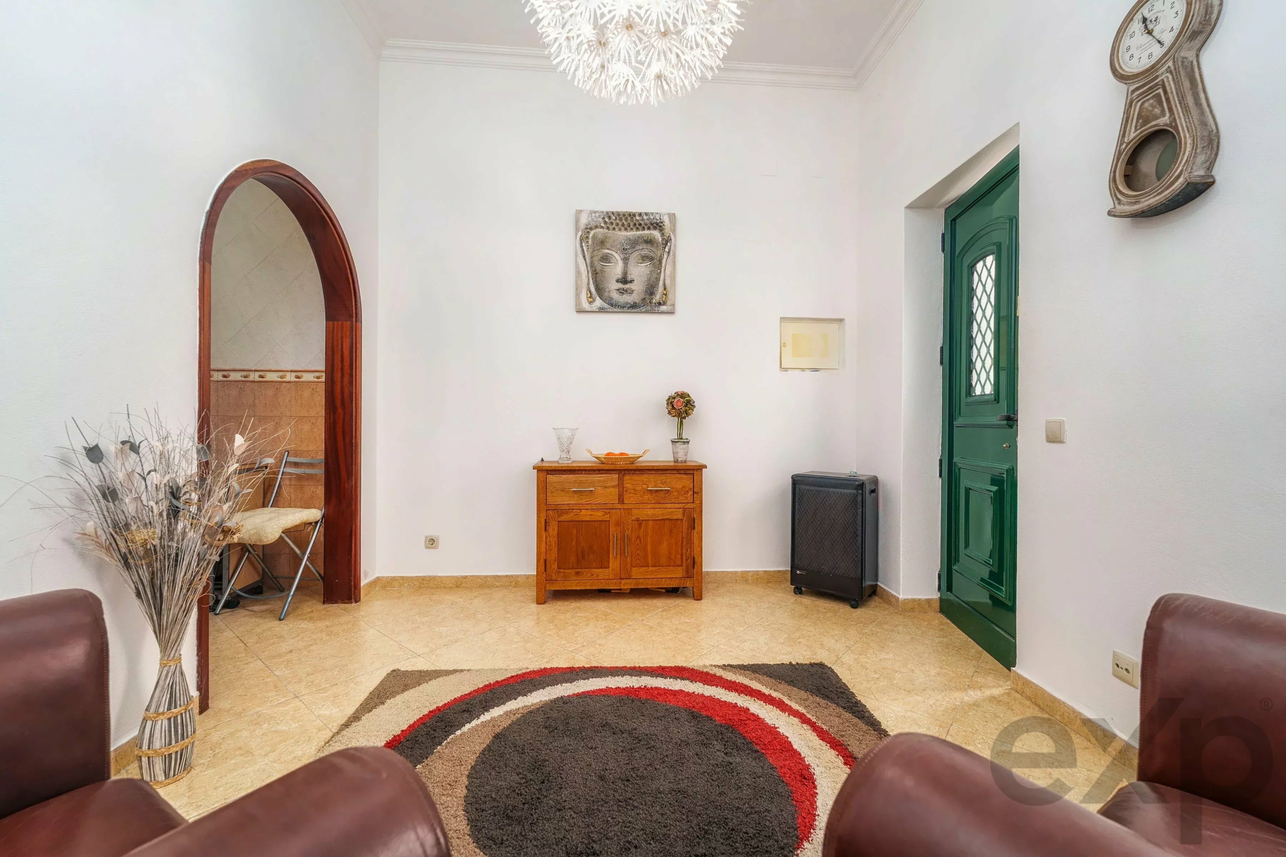 A one-bedroom plus one flat with a spacious terrace in the heart of Olhão’s city centre