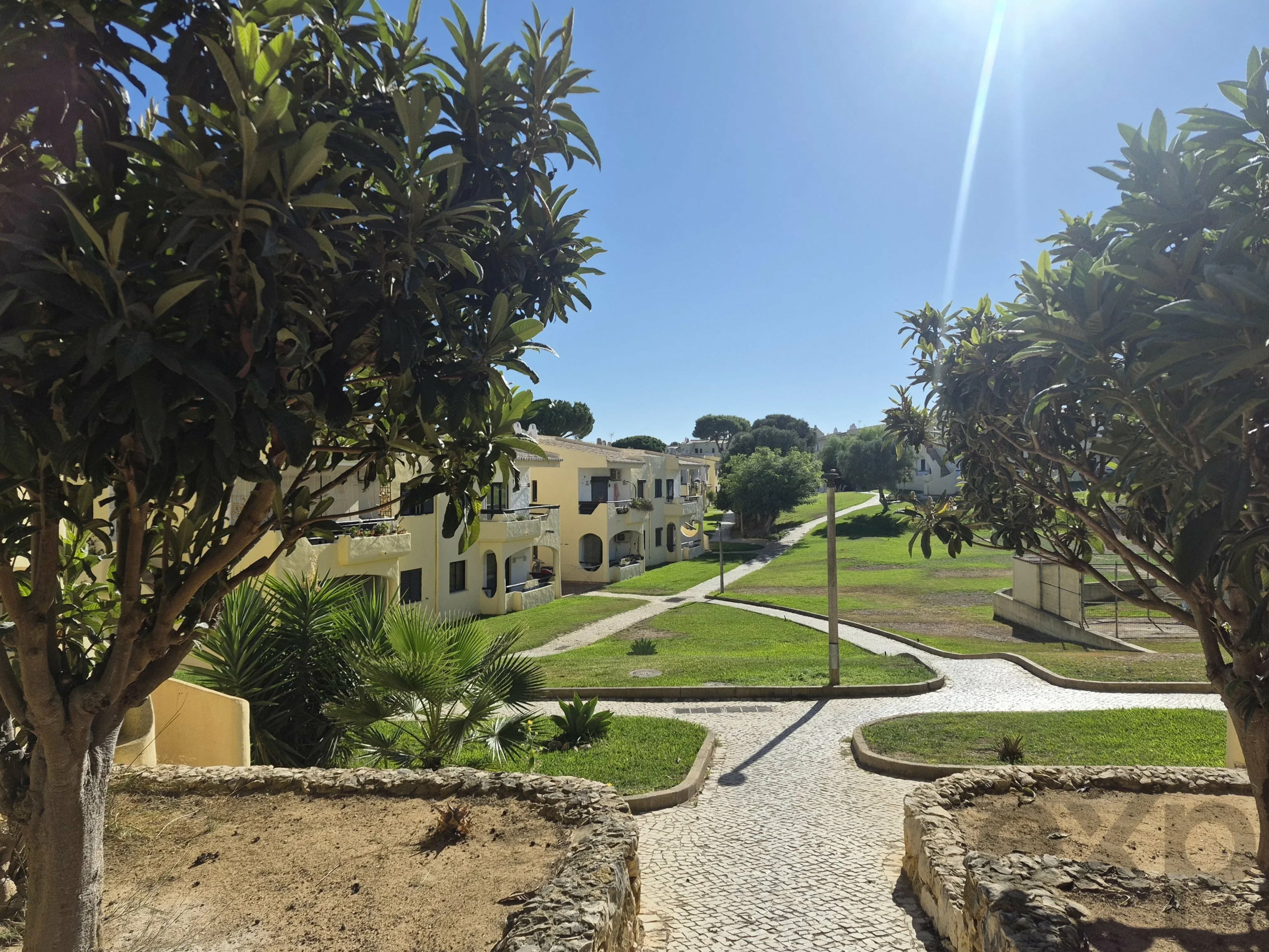 Fully renovated and furnished one-bedroom apartment in Alvor