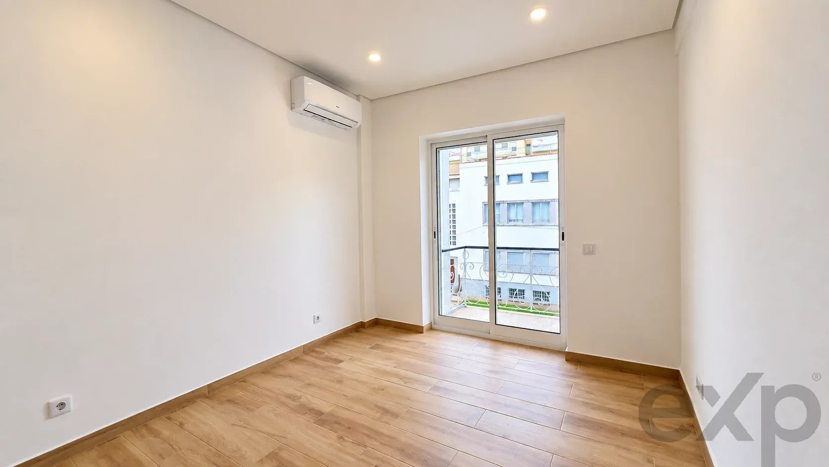 T2 renovated with suite and air conditioning in the center of Tavira