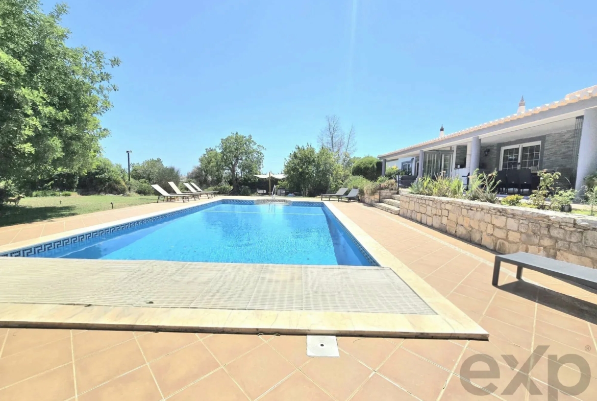 Three-bedroom villa with two-bedroom annexe, pool and countryside views in Carvoeiro, photo 9