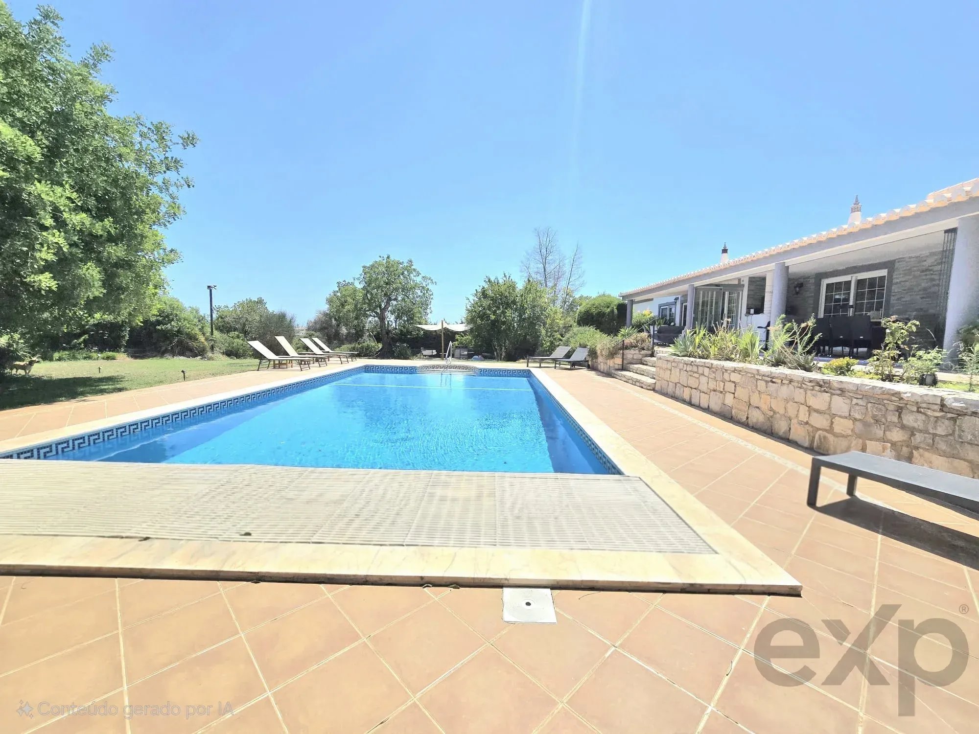 Three-bedroom villa with two-bedroom annexe, pool and countryside views in Carvoeiro